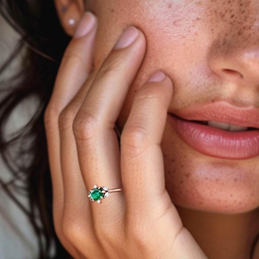 טבעת דרז'ה- טבעת אמרלד אובל ויהלומי מרקיזה