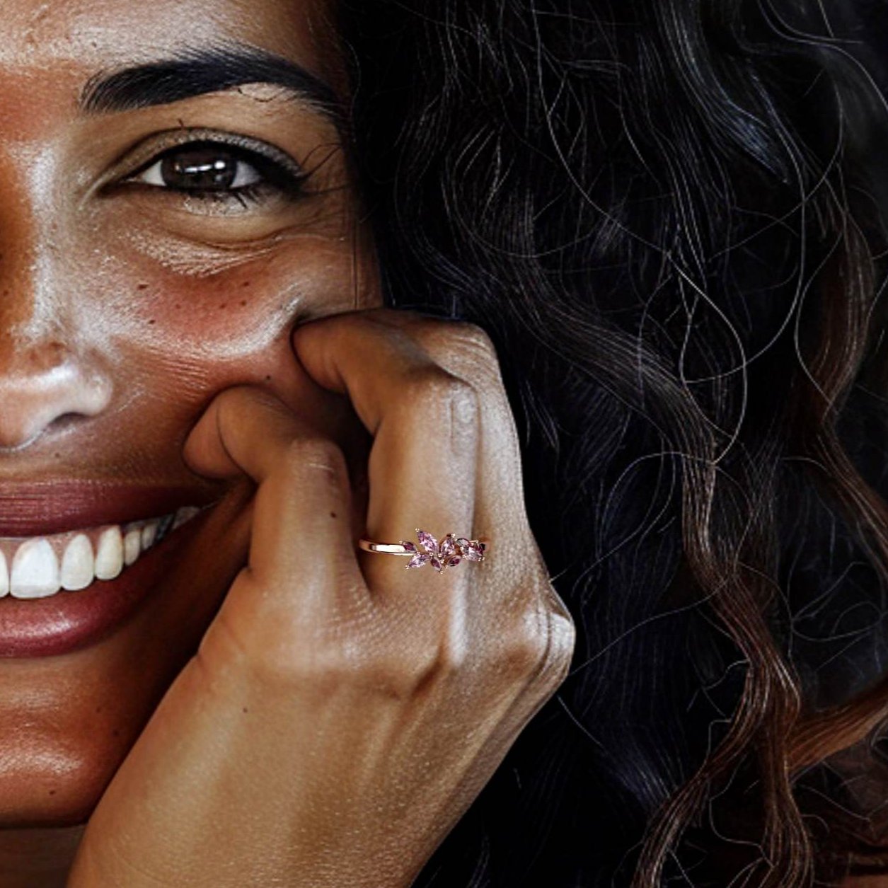 טבעת סנטוריני - טבעת קלאסטר מרקיזה משובצת רובי וטורמלין ורוד