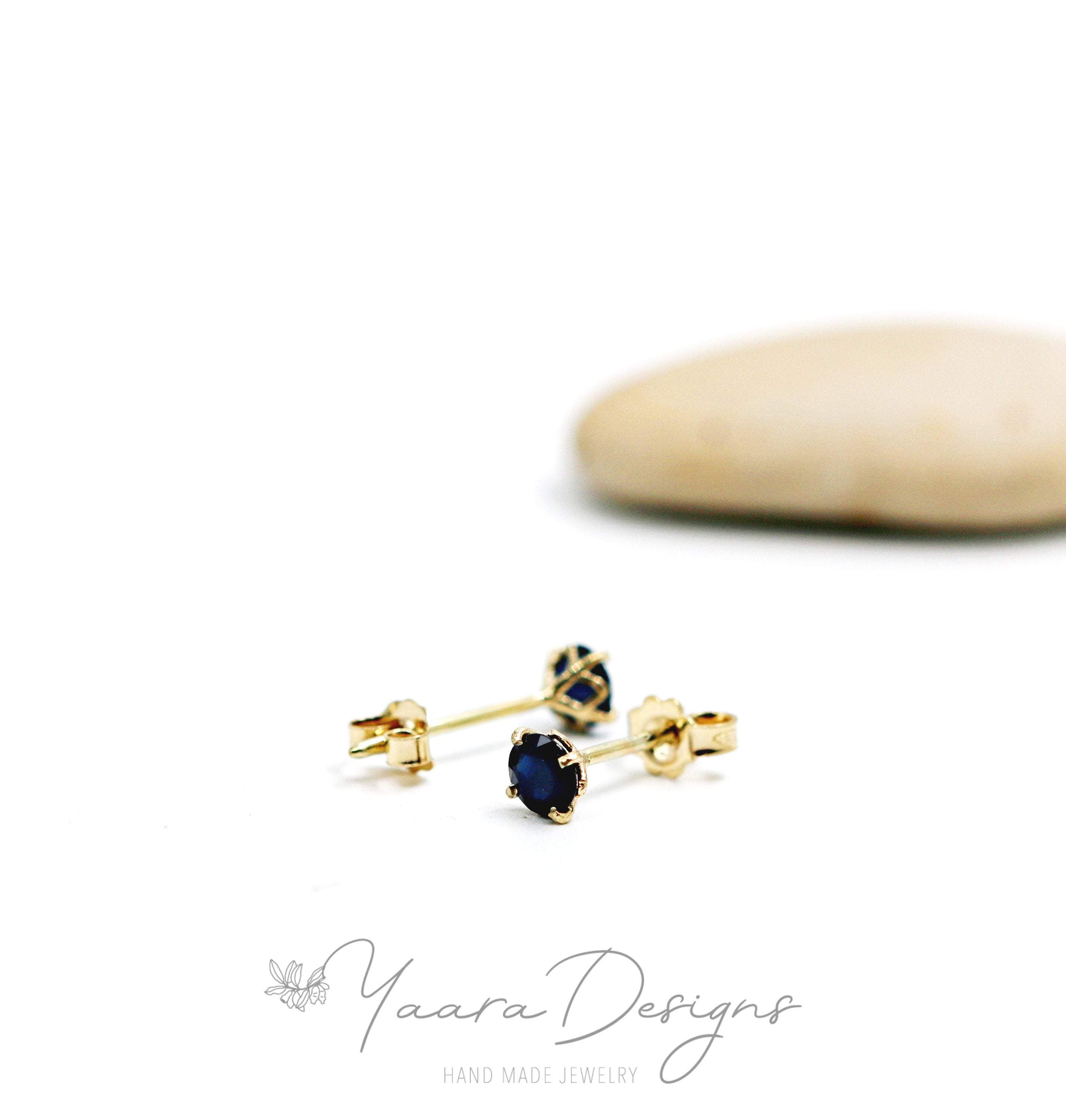 Eternal earrings - studded earrings studded with sapphires, emeralds or Eternal L rubies