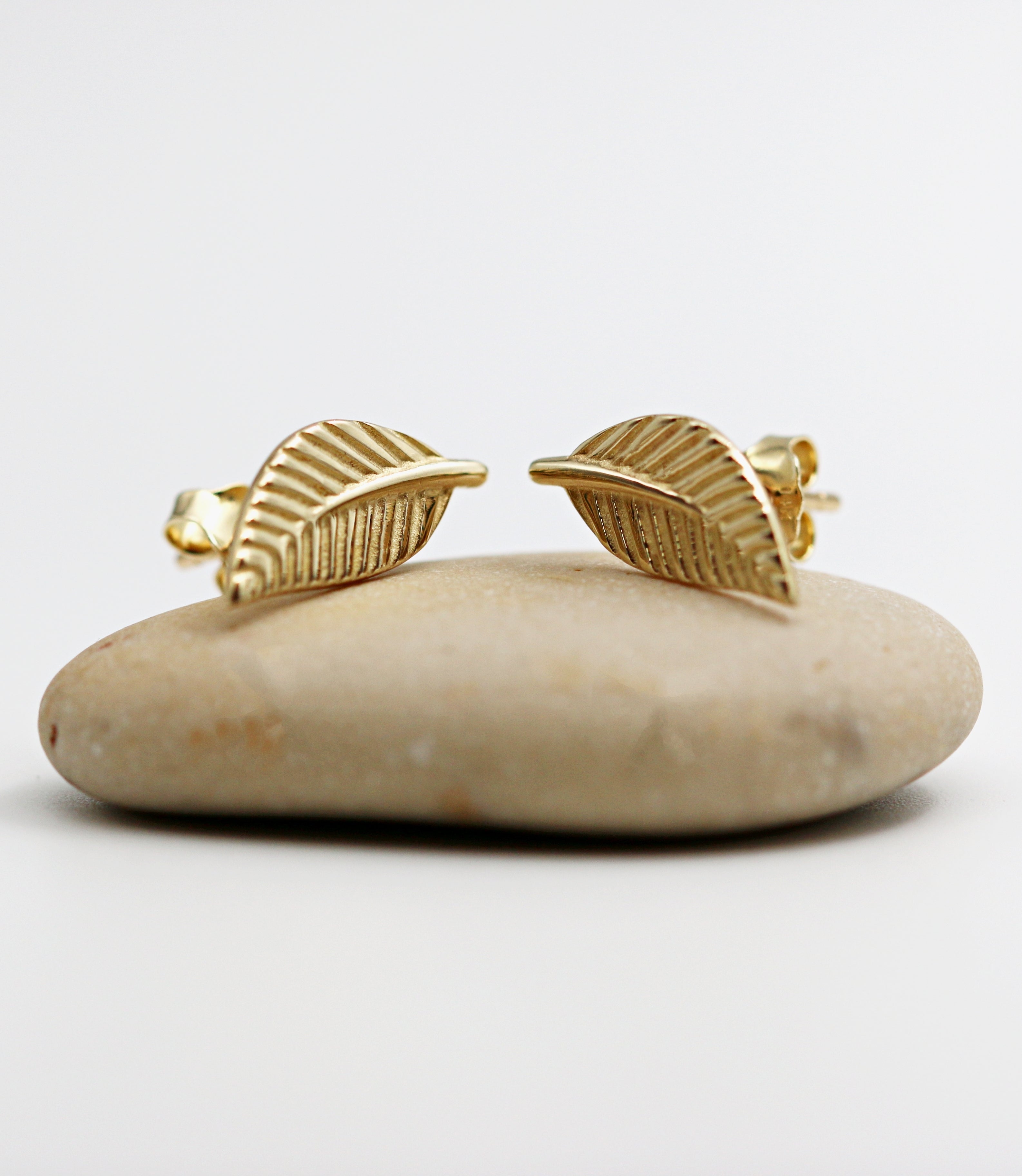 Attached leaf earrings