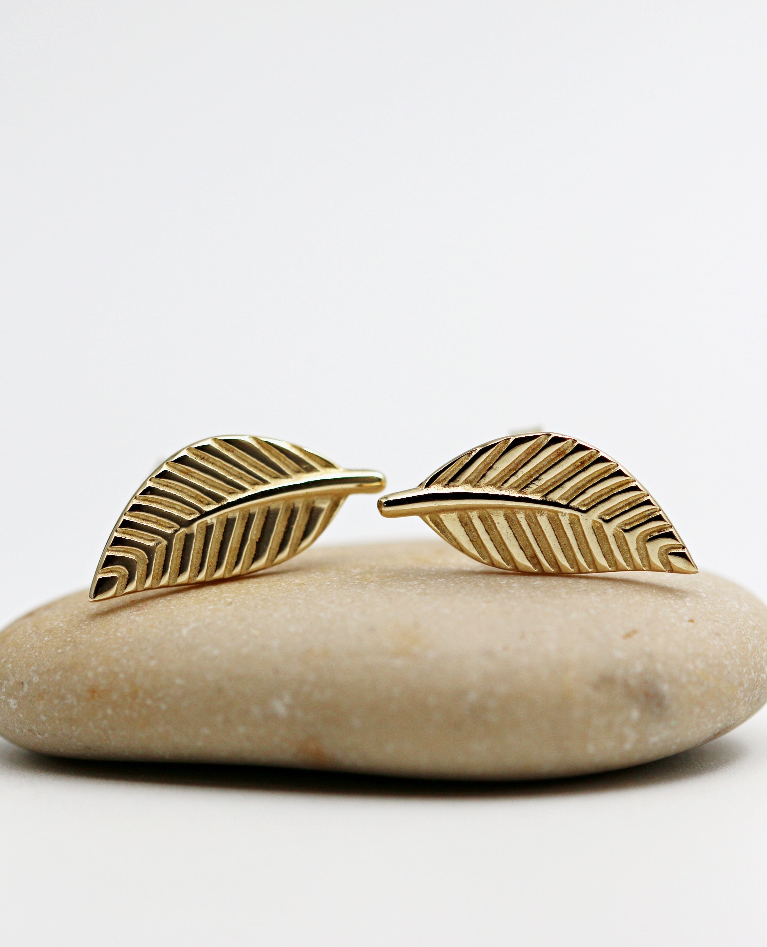 Attached leaf earrings