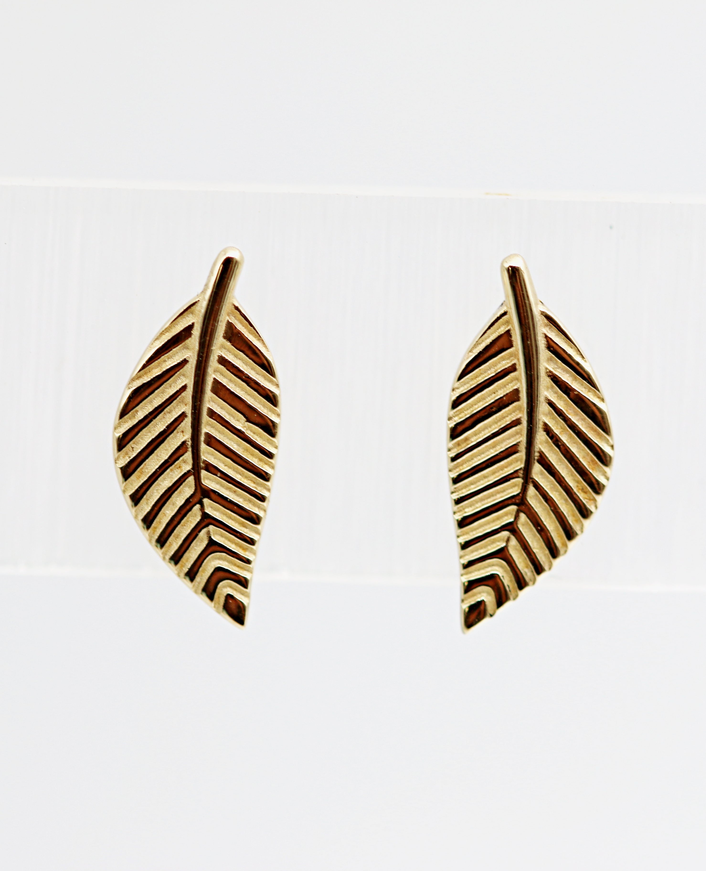 Attached leaf earrings