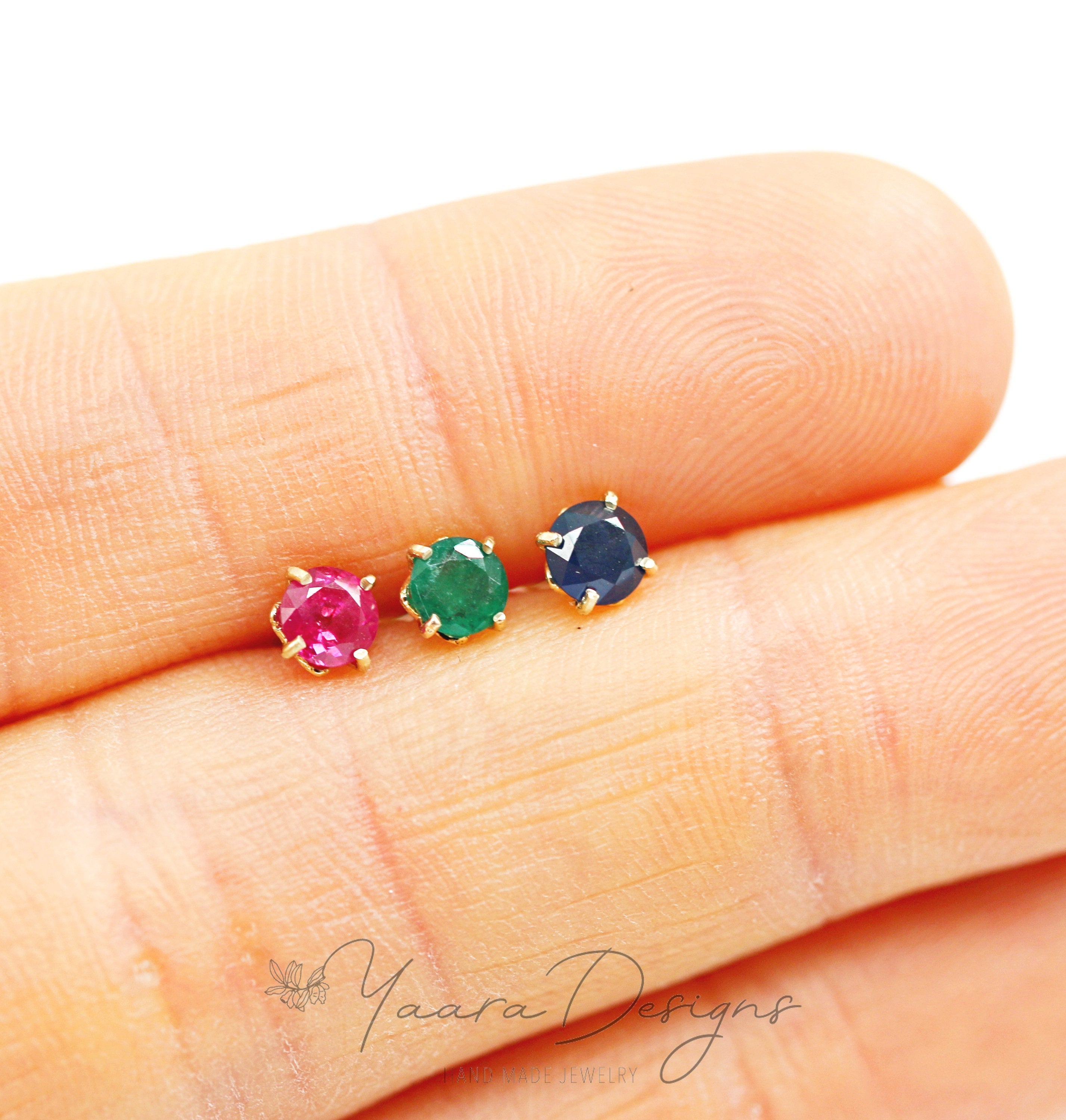 Eternal earrings - studded earrings studded with sapphires, emeralds or Eternal M rubies