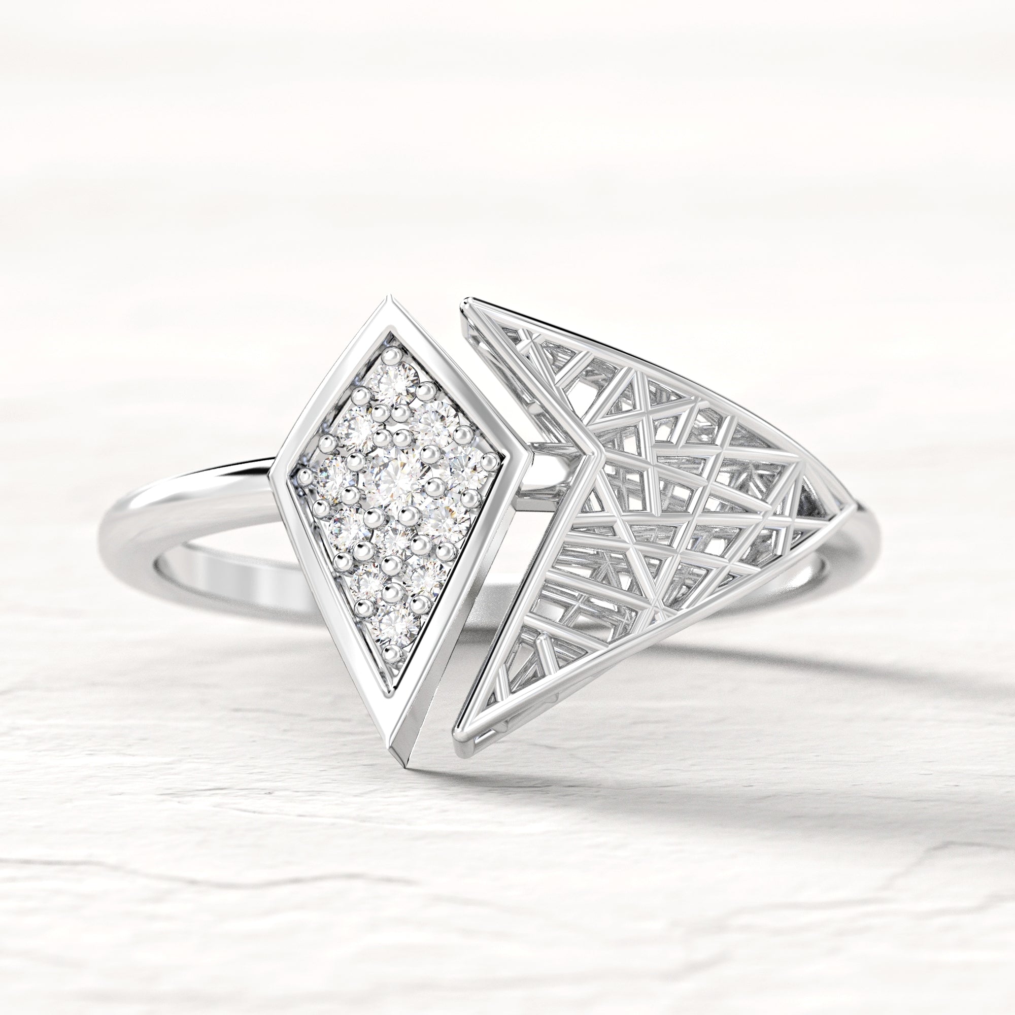 Diamond "Contrast" ring - gold mesh ring studded with diamonds