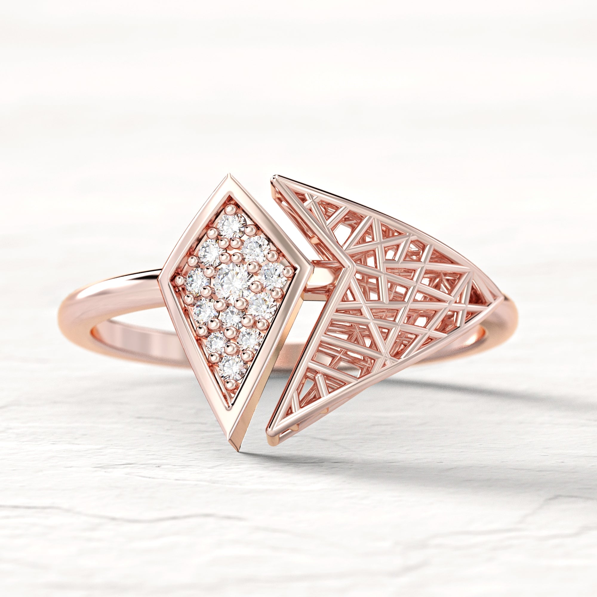 Diamond "Contrast" ring - gold mesh ring studded with diamonds